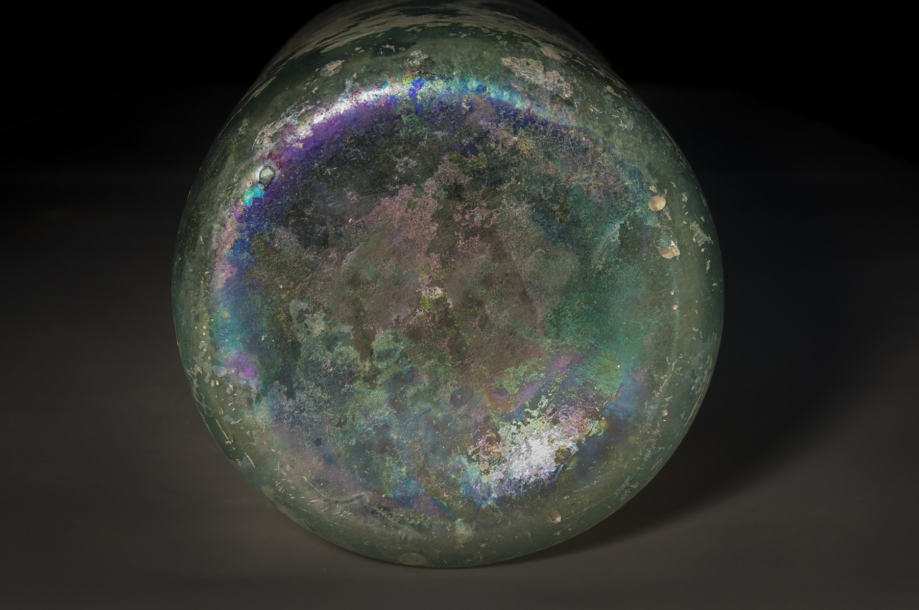 Very Large Roman Glass Urn - Image 3